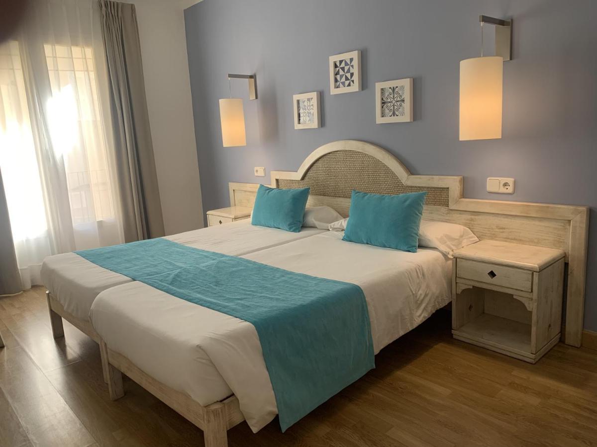 Hostal Hpc Porto Colom エクステリア 写真