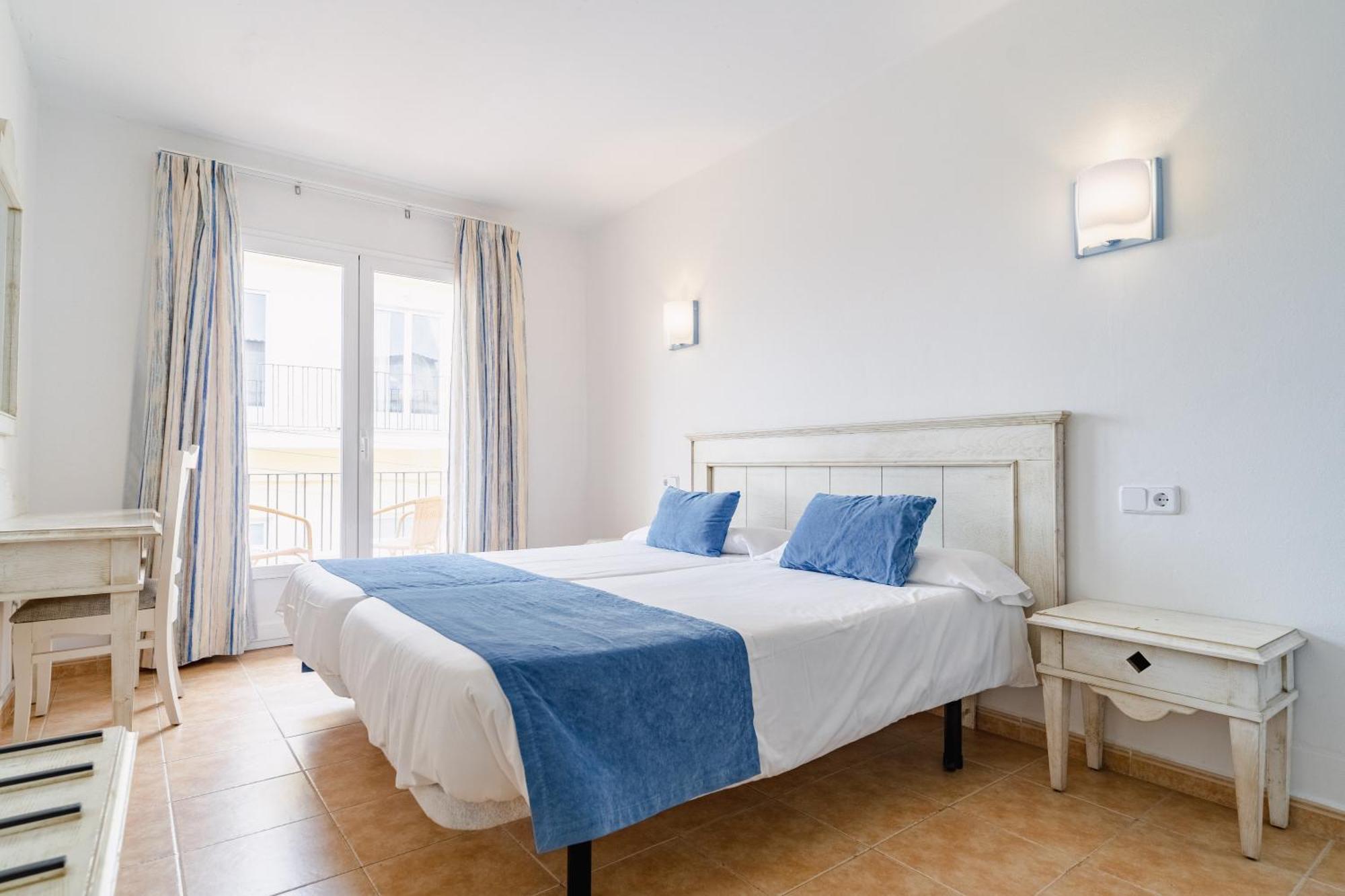 Hostal Hpc Porto Colom エクステリア 写真