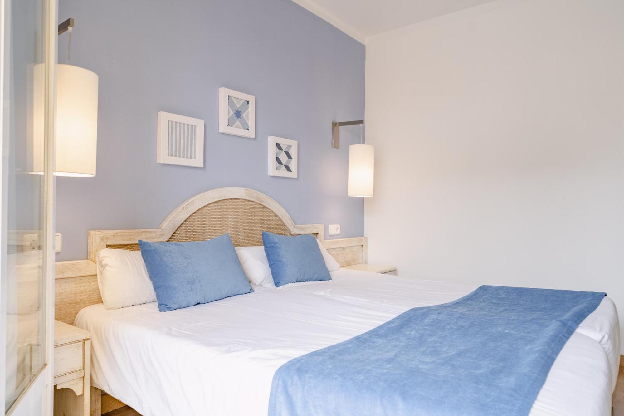 Hostal Hpc Porto Colom エクステリア 写真